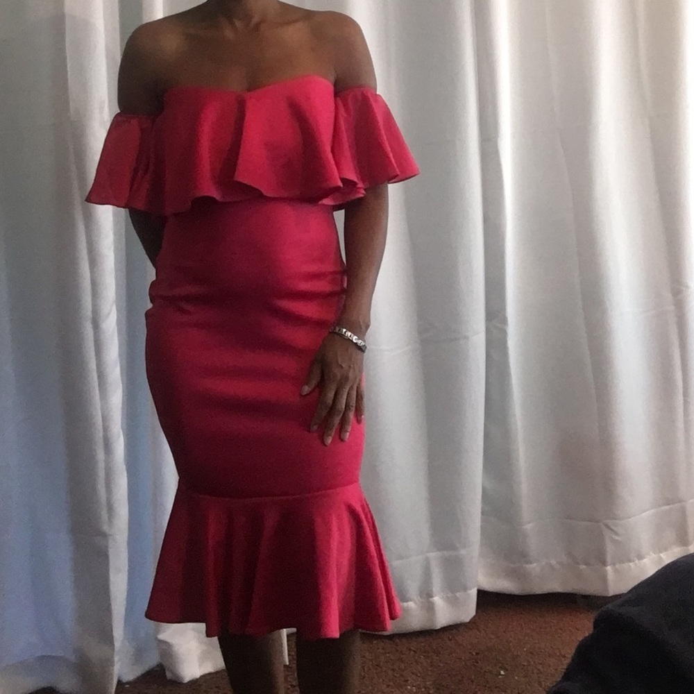 Ruffle sleeve midi dress